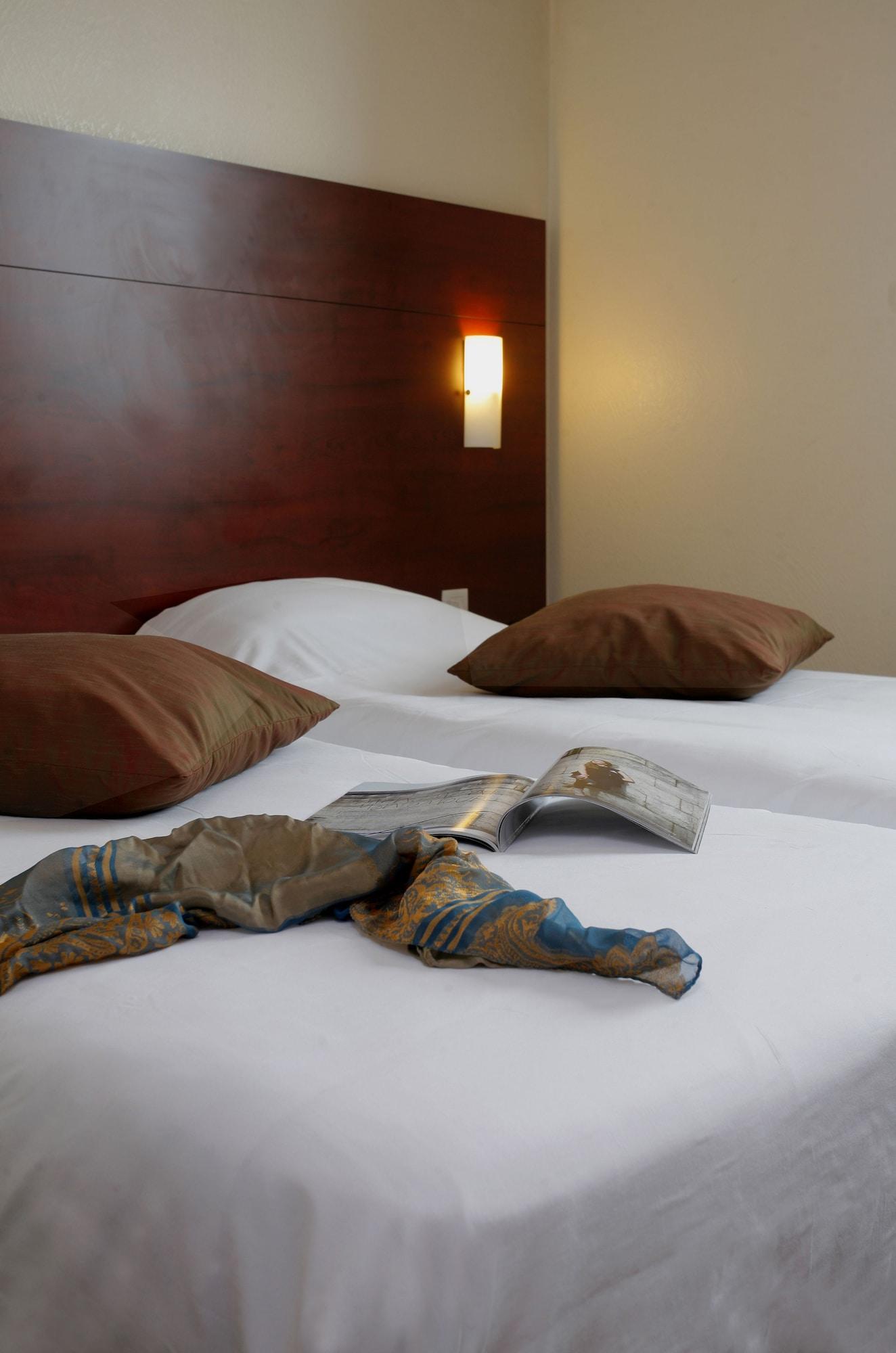 Hotel Gallieni แฌเนอวีลิเยร์ ภายนอก รูปภาพ