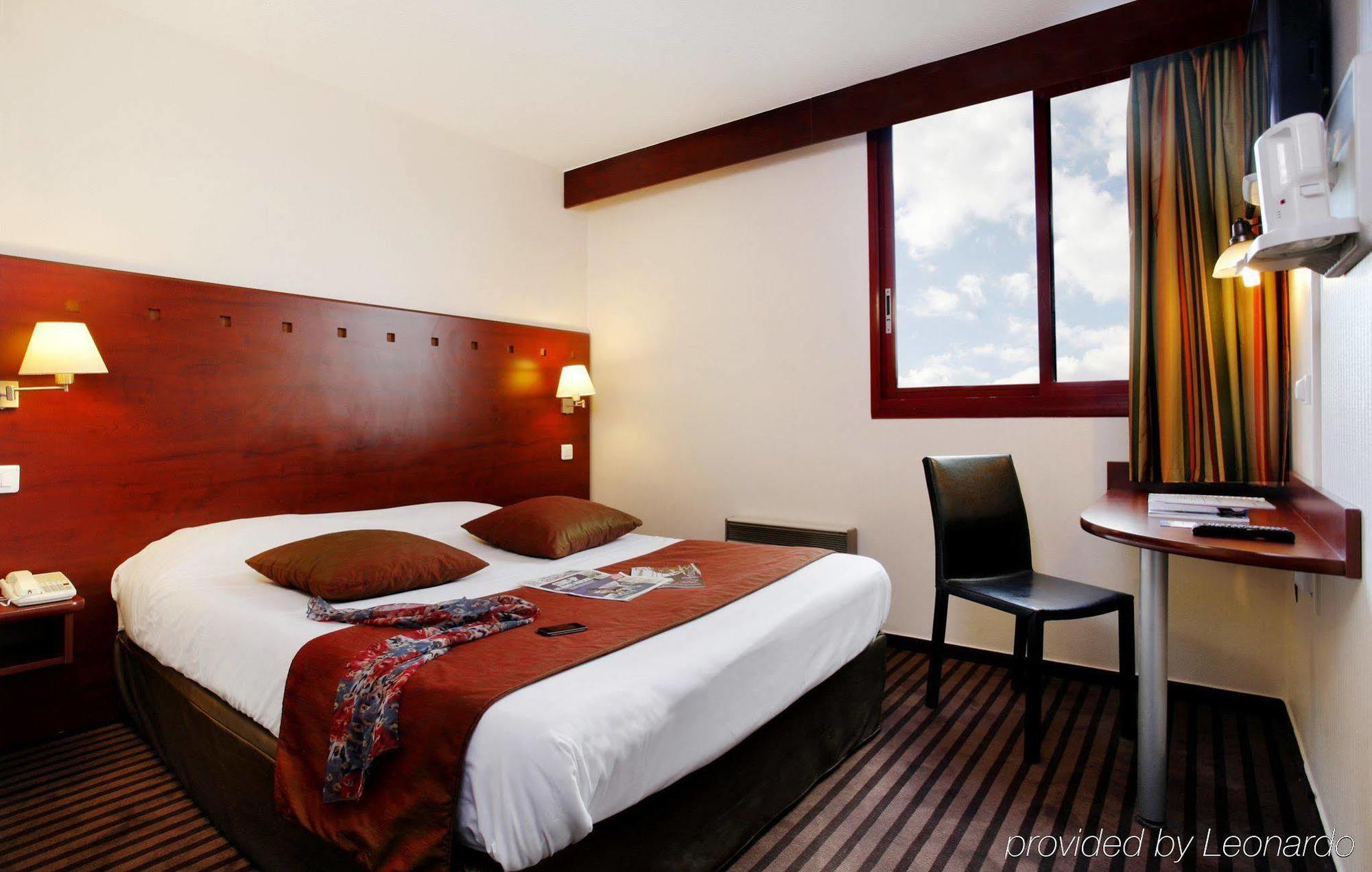 Hotel Gallieni แฌเนอวีลิเยร์ ภายนอก รูปภาพ